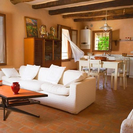La Casa Di Laura Apartment Castelcucco Luaran gambar