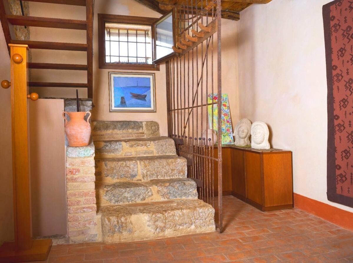 La Casa Di Laura Apartment Castelcucco Luaran gambar
